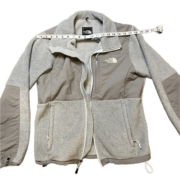 Women’s Vintage North Face Jacket - Picture 2 of 6